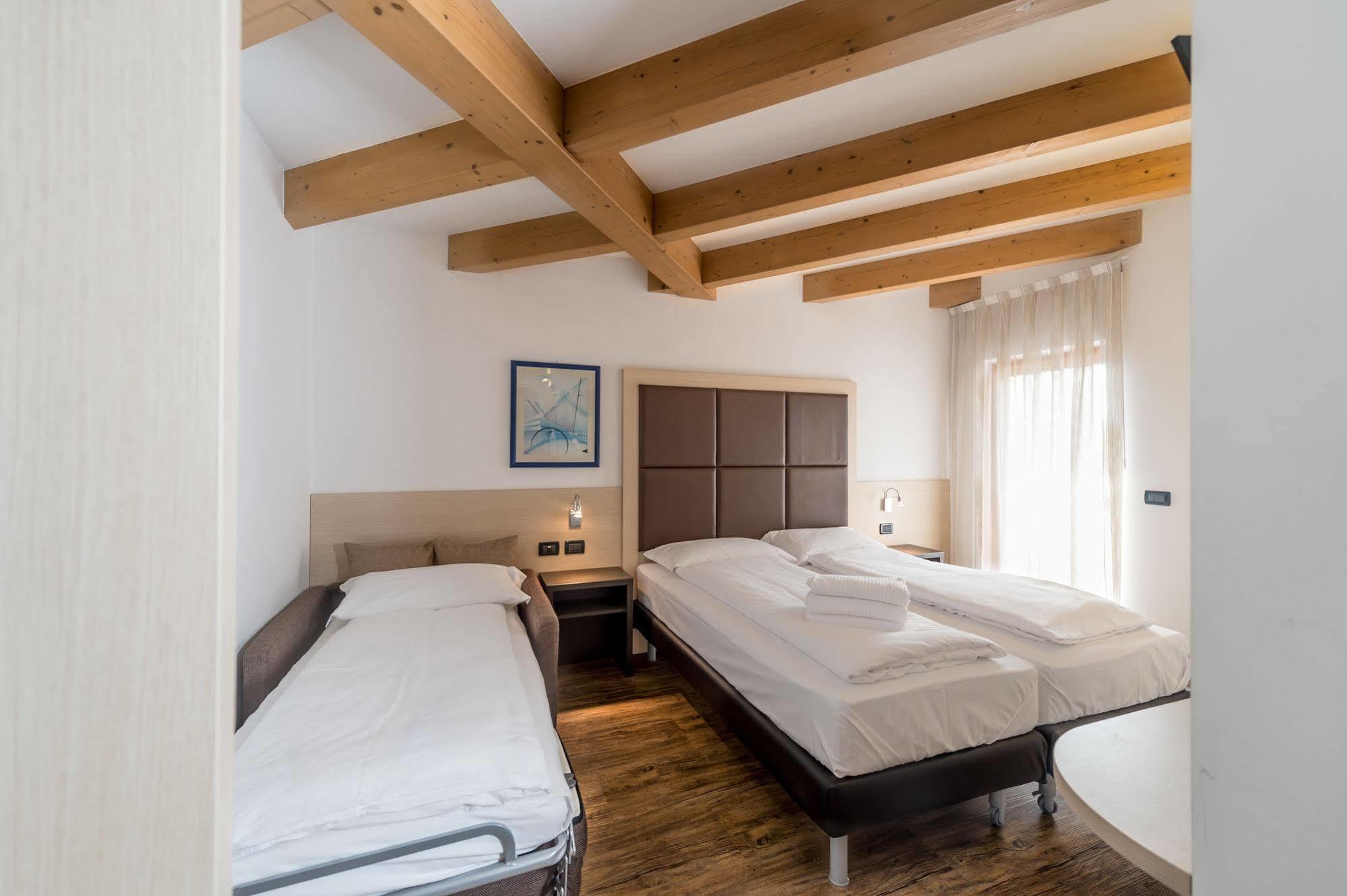 Villa Cameras Room And Breakfast 모리 외부 사진