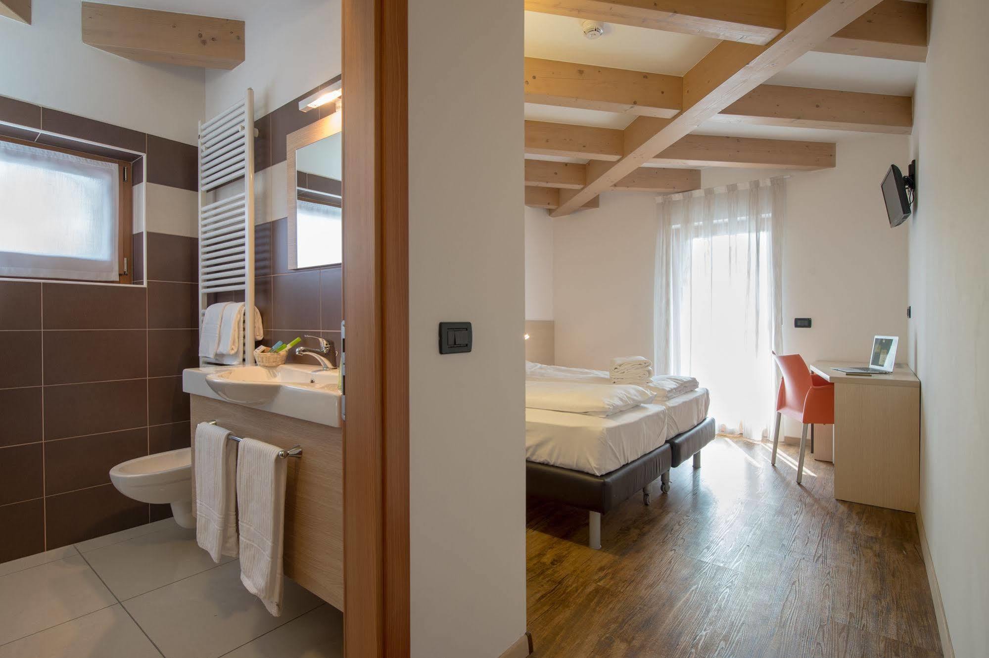 Villa Cameras Room And Breakfast 모리 외부 사진
