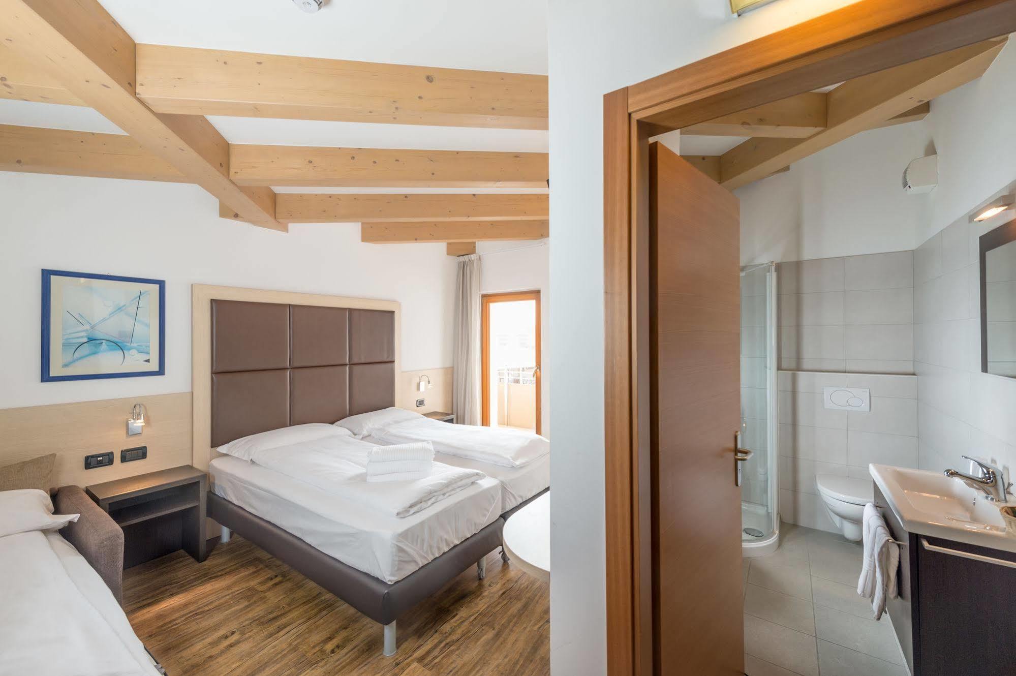 Villa Cameras Room And Breakfast 모리 외부 사진