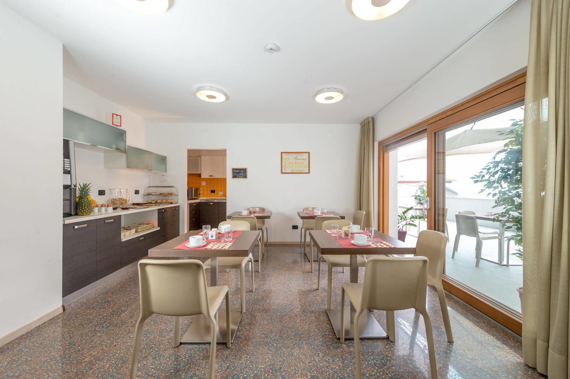 Villa Cameras Room And Breakfast 모리 외부 사진