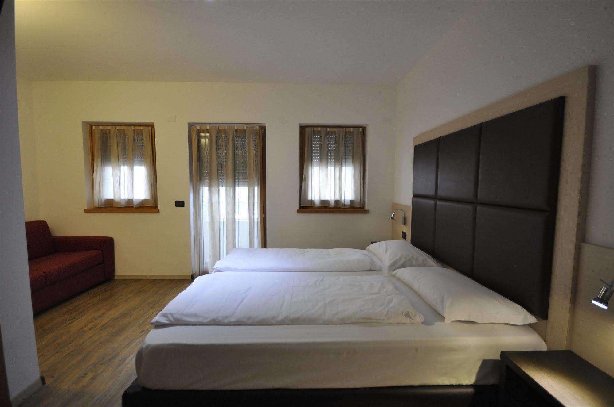 Villa Cameras Room And Breakfast 모리 외부 사진